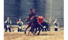 開封萬(wàn)歲山武俠城+翰園碑林+古城墻純玩二日游